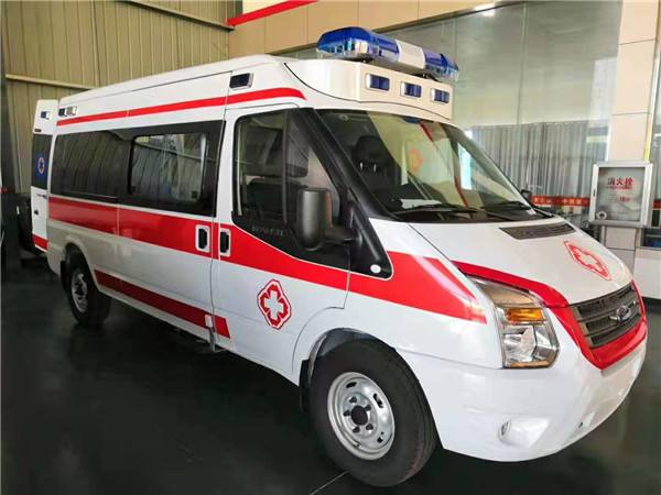 化德县福特V362救护车